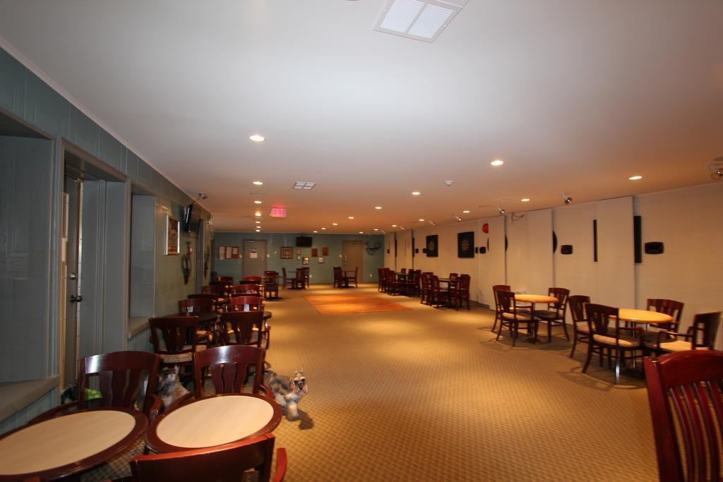 Hotel Mount Pearl Mount Pearl Park Екстериор снимка